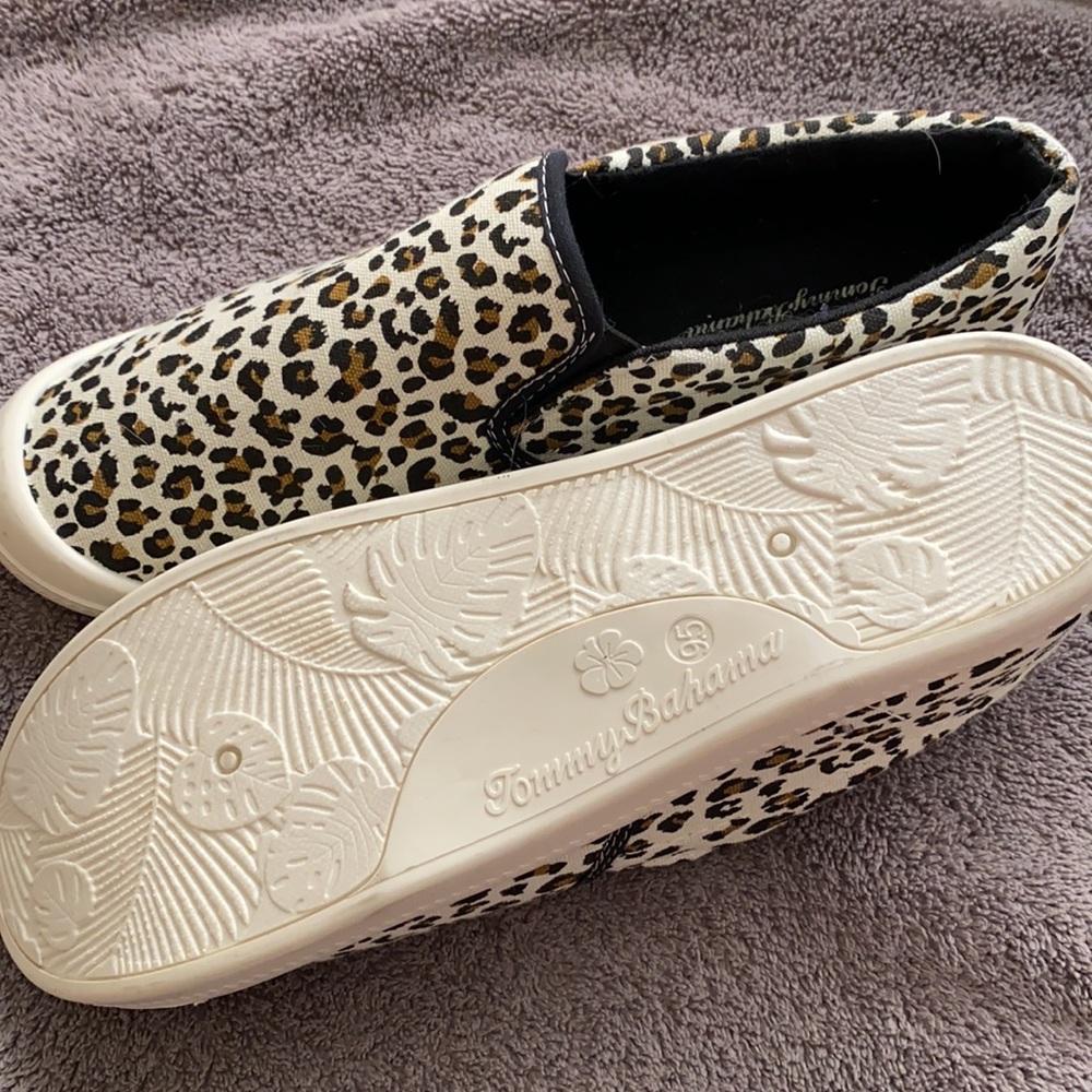 Tommy Bahama Canvas Shoes View 3